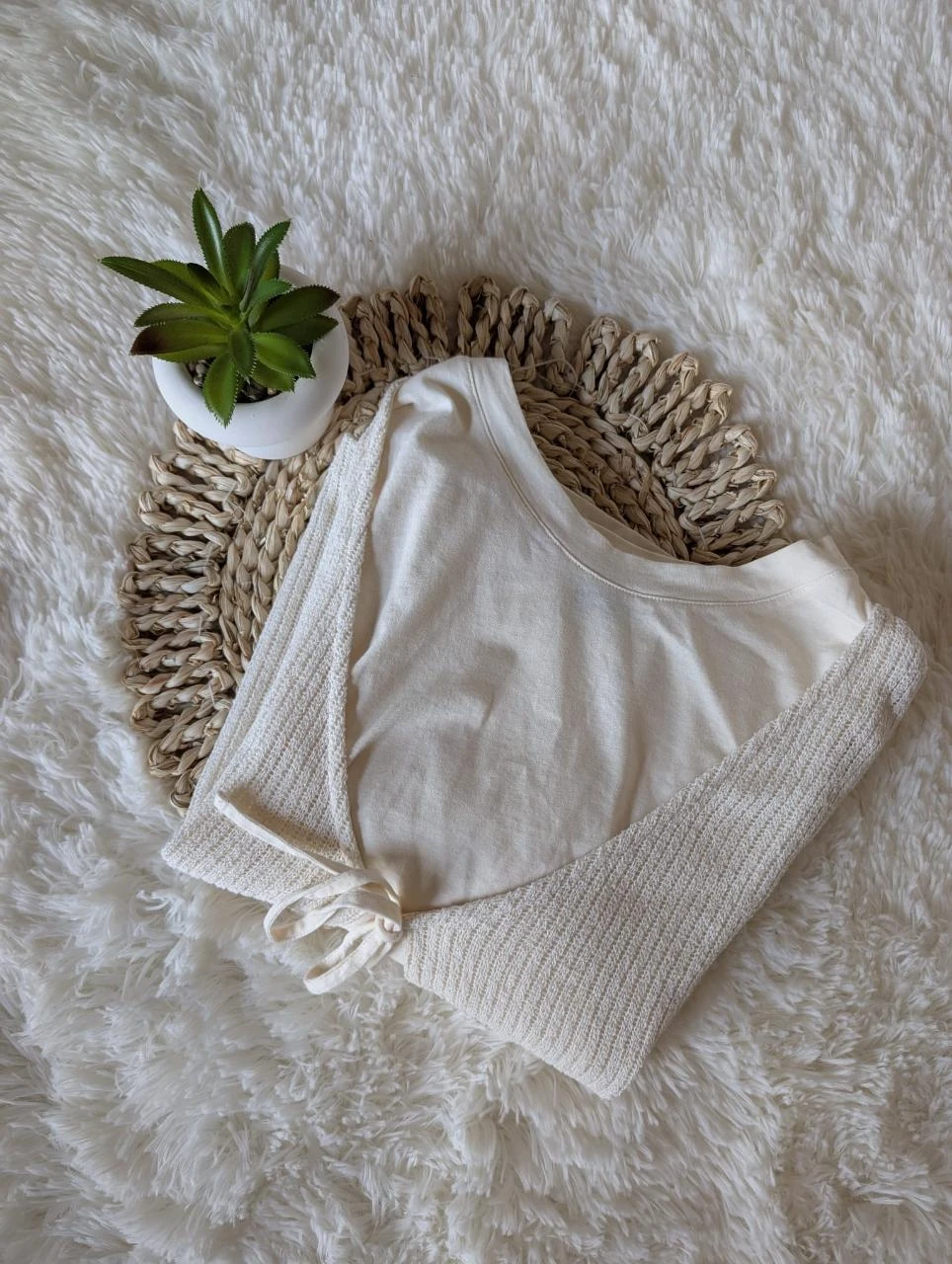 T‑shirt crème & gilet en maille intégré Kiabi | M